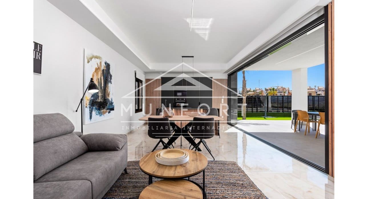 Chalet de 3 habitaciones en Algorfa en venta con piscina - 670.000 € (Ref: 9402633)