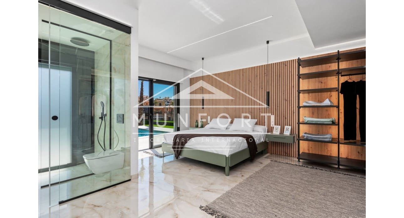 Chalet de 3 habitaciones en Algorfa en venta con piscina - 670.000 € (Ref: 9402633)