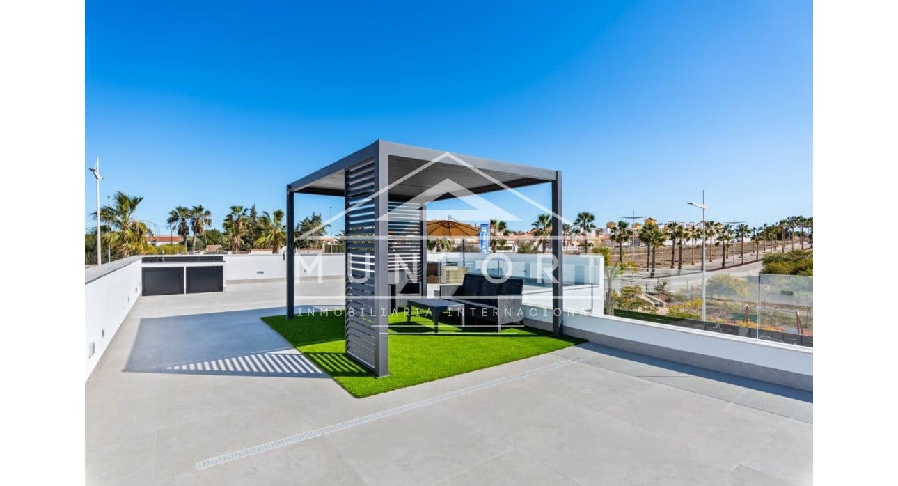 Chalet de 3 habitaciones en Algorfa en venta con piscina - 670.000 € (Ref: 9402633)