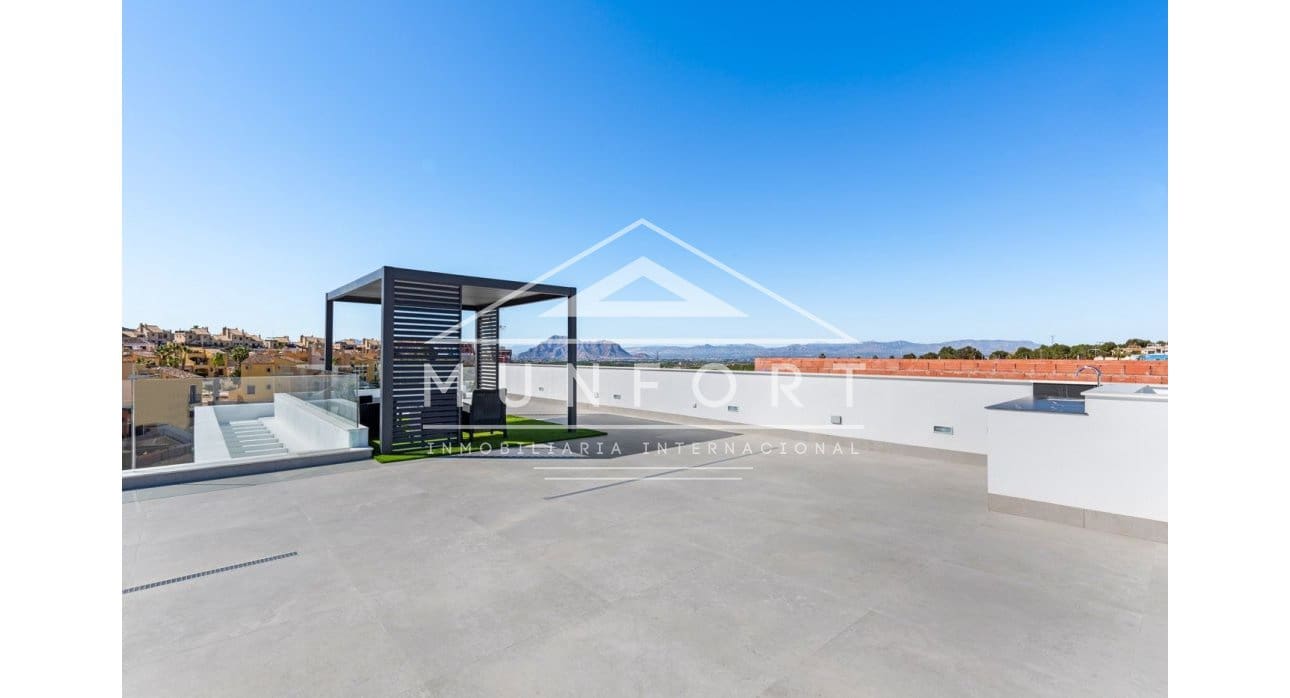 Chalet de 3 habitaciones en Algorfa en venta con piscina - 670.000 € (Ref: 9402633)