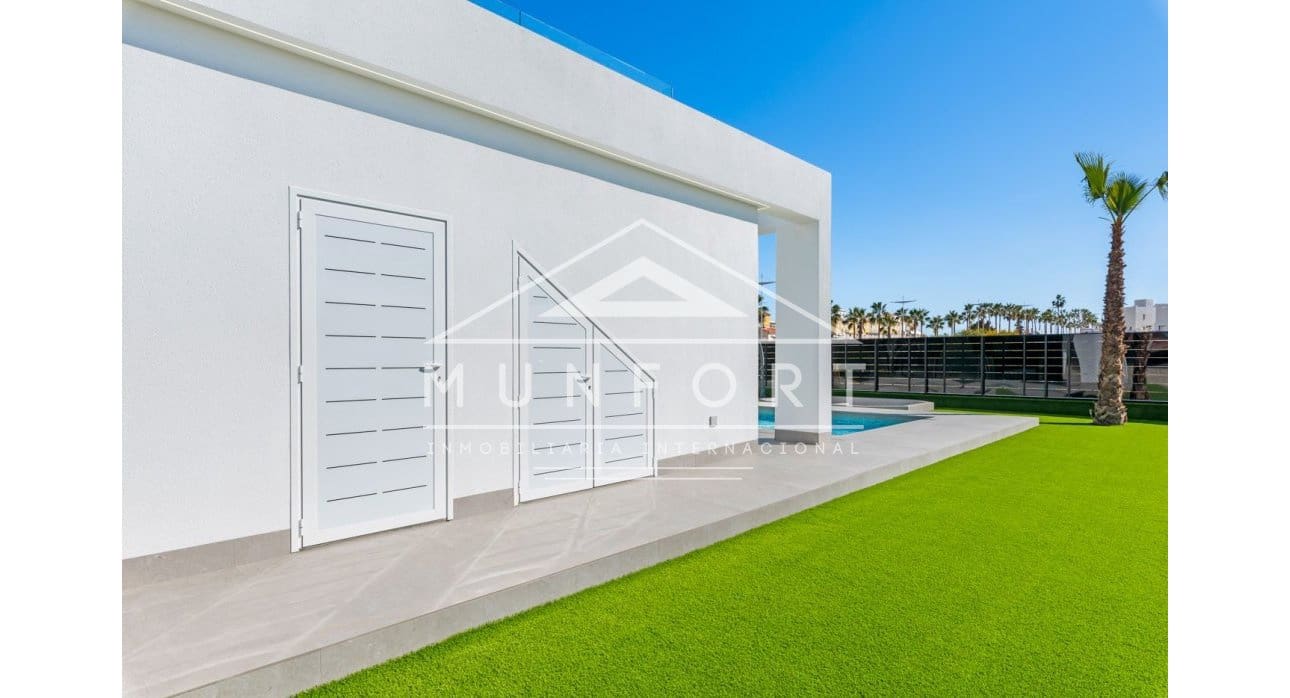 Chalet de 3 habitaciones en Algorfa en venta con piscina - 670.000 € (Ref: 9402633)