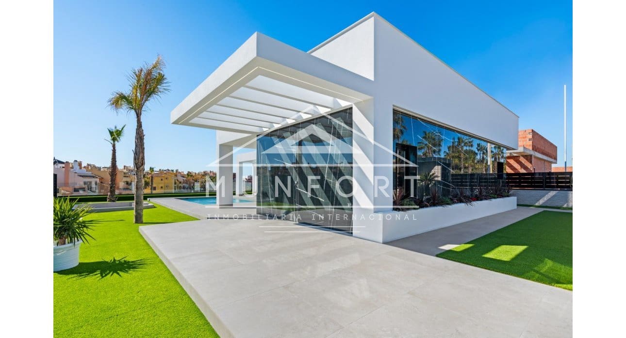 Chalet de 3 habitaciones en Algorfa en venta con piscina - 670.000 € (Ref: 9402633)