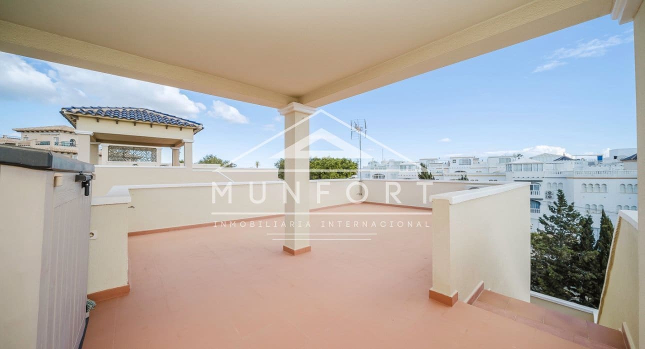 3 camera da letto Villa in vendita in Villamartin con piscina - 345.000 € (Rif: 9403646)