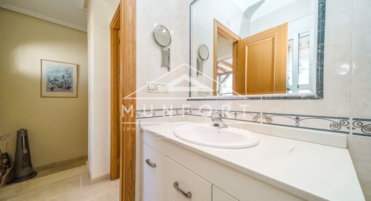 Casa de 2 habitaciones en Villamartin en venta con piscina - 215.000 € (Ref: 9412976)