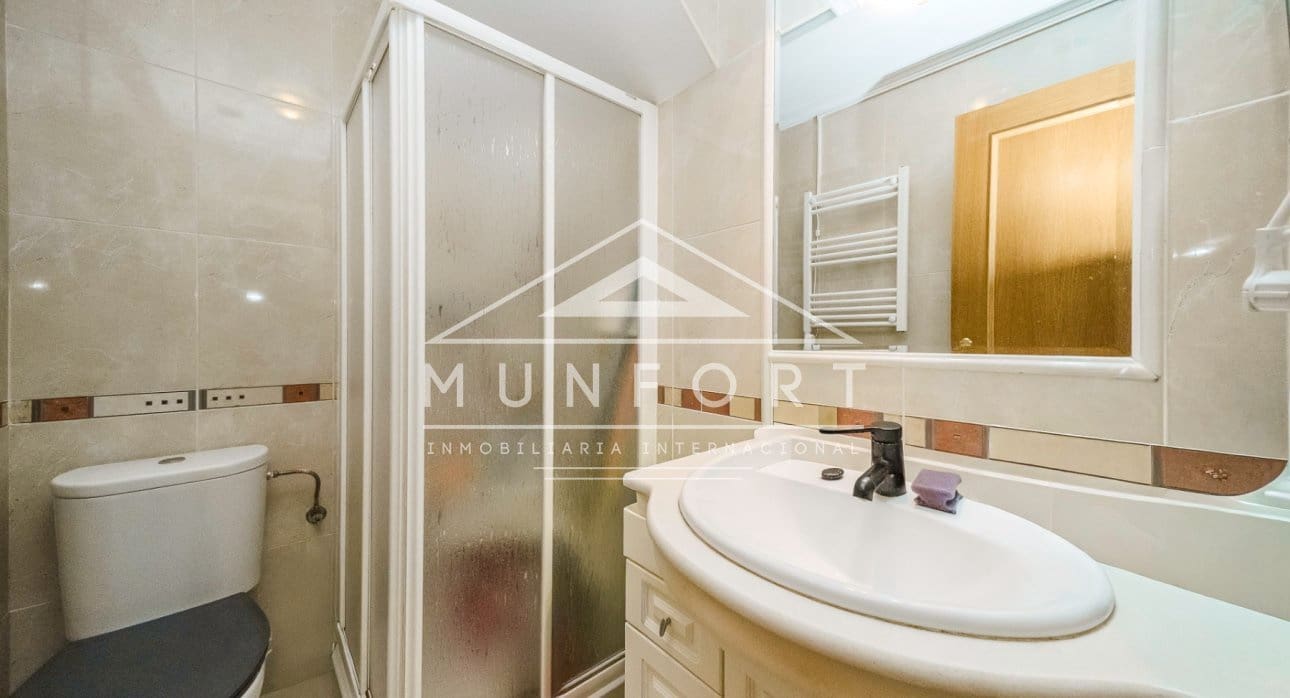 Casa de 2 habitaciones en Villamartin en venta con piscina - 215.000 € (Ref: 9412976)