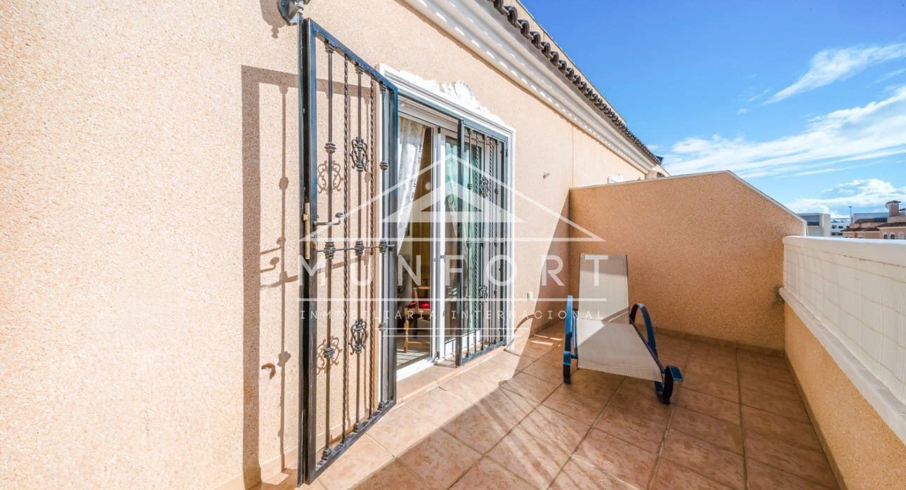 Casa de 2 habitaciones en Villamartin en venta con piscina - 215.000 € (Ref: 9412976)