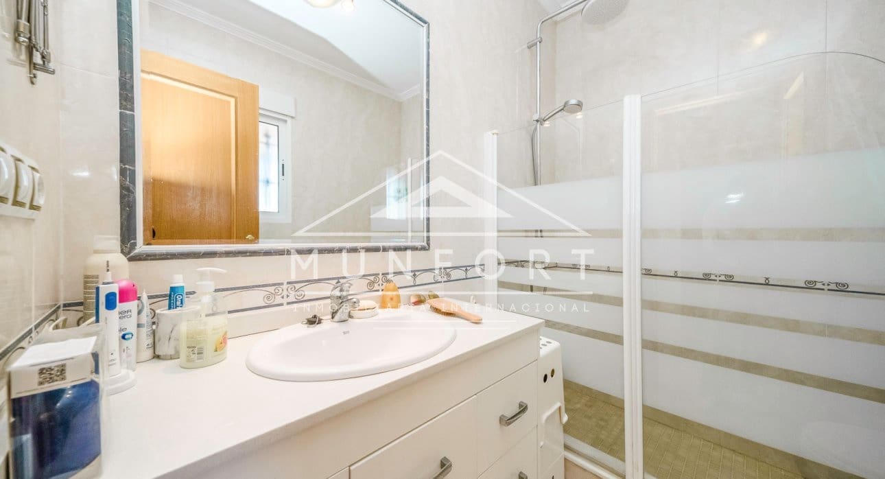 Casa de 2 habitaciones en Villamartin en venta con piscina - 215.000 € (Ref: 9412976)