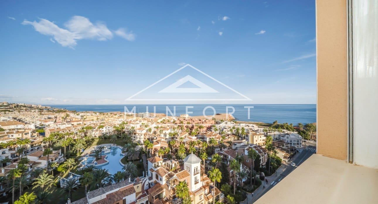 3 bedroom Apartment for sale in Torrevieja with pool - € 369,000 (Ref: 9414540)