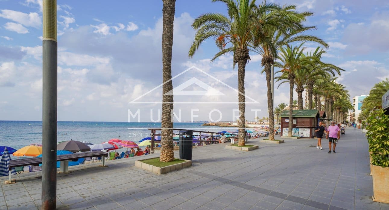 3 bedroom Apartment for sale in Torrevieja with pool - € 369,000 (Ref: 9414540)