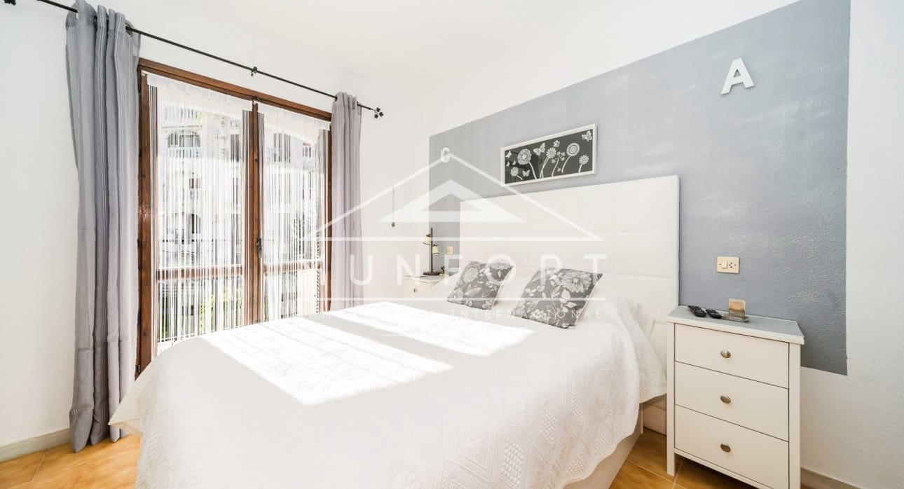 1 slaapkamer Appartement te koop in Torrevieja met zwembad - € 135.000 (Ref: 9417493)