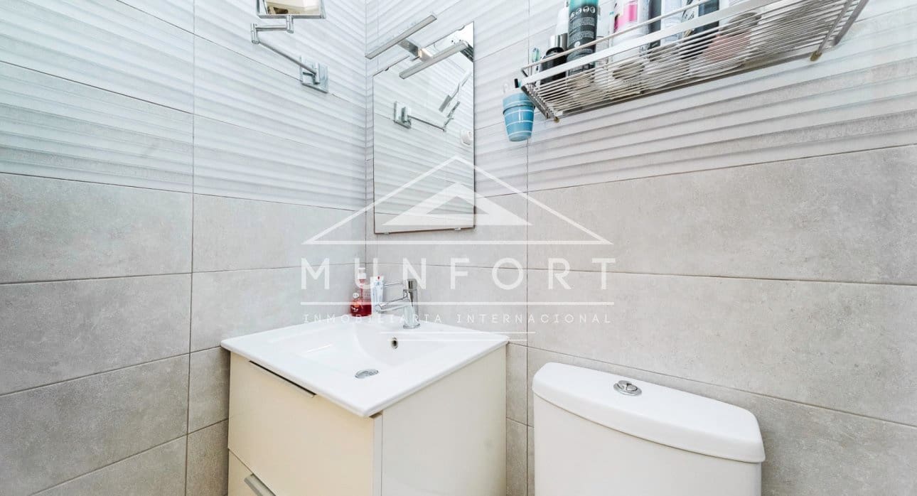 1 slaapkamer Appartement te koop in Torrevieja met zwembad - € 135.000 (Ref: 9417493)