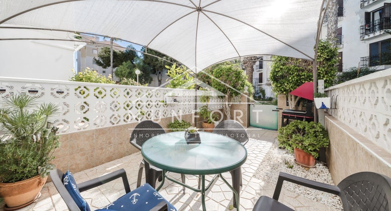 1 slaapkamer Appartement te koop in Torrevieja met zwembad - € 135.000 (Ref: 9417493)