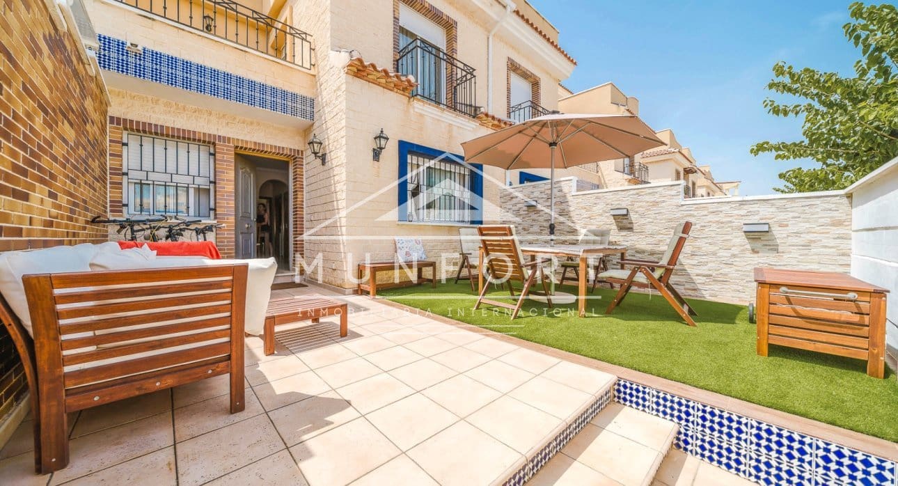 3 Zimmer Haus zu verkaufen in Torre de la Horadada mit Pool - 285.000 € (Ref: 9417793)