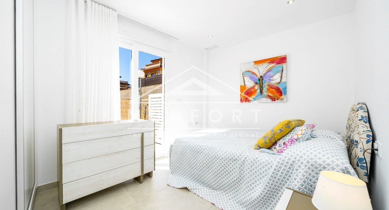 3 bedroom Terraced Villa for sale in Los Montesinos with pool - € 360,000 (Ref: 9431848)