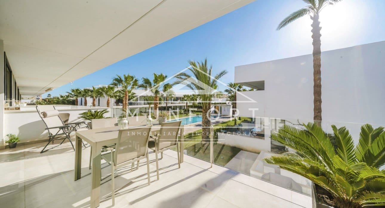 2 slaapkamer Penthouse te koop in Mar de Cristal met zwembad - € 299.000 (Ref: 9432596)