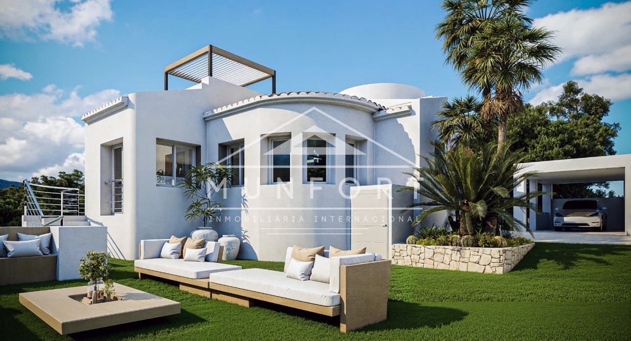 4 bedroom Villa for sale in Altea with pool - € 2,190,000 (Ref: 9436318)