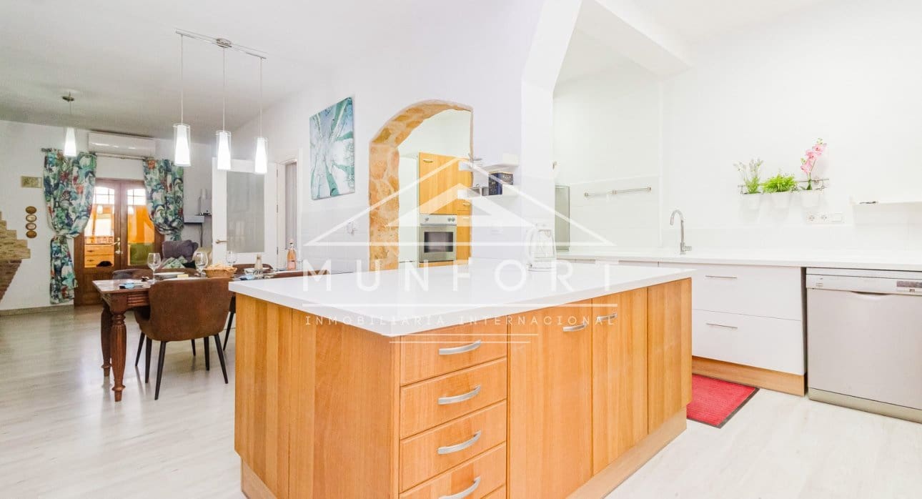 6 bedroom Villa for sale in Gea y Truyols with pool - € 599,900 (Ref: 9436319)