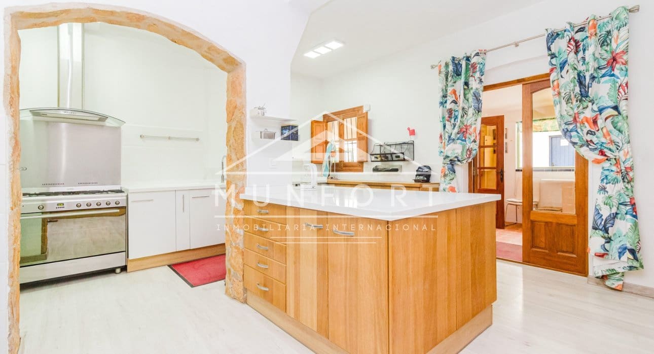 6 bedroom Villa for sale in Gea y Truyols with pool - € 599,900 (Ref: 9436319)