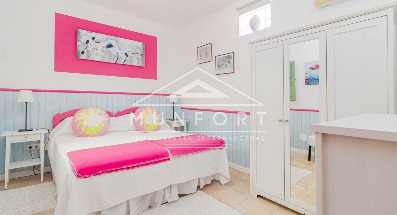 6 bedroom Villa for sale in Gea y Truyols with pool - € 599,900 (Ref: 9436319)