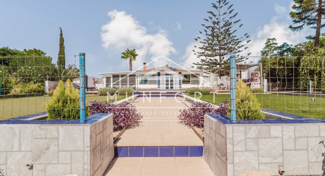 6 bedroom Villa for sale in Gea y Truyols with pool - € 599,900 (Ref: 9436319)