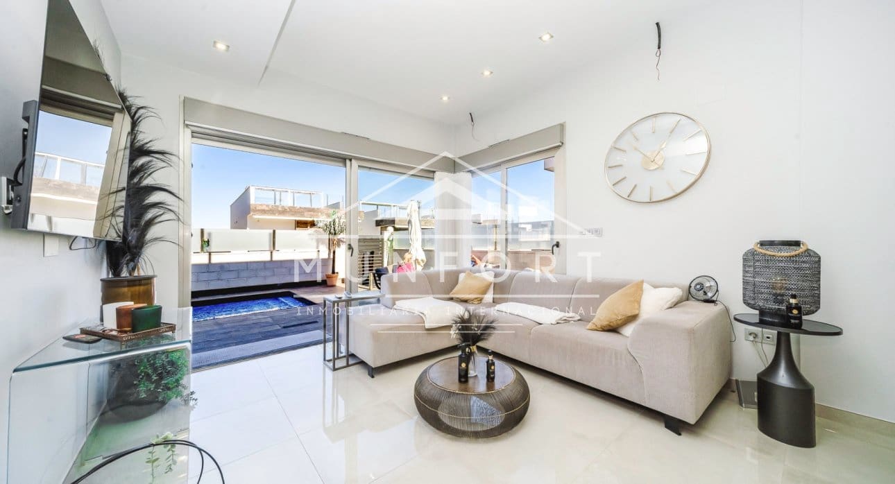 3 soveværelse Villa til salg i Orihuela Costa med swimmingpool - € 369.900 (Ref: 9437930)