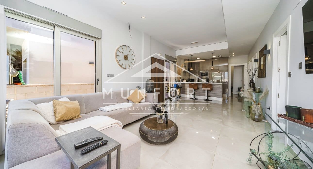 3 soveværelse Villa til salg i Orihuela Costa med swimmingpool - € 369.900 (Ref: 9437930)