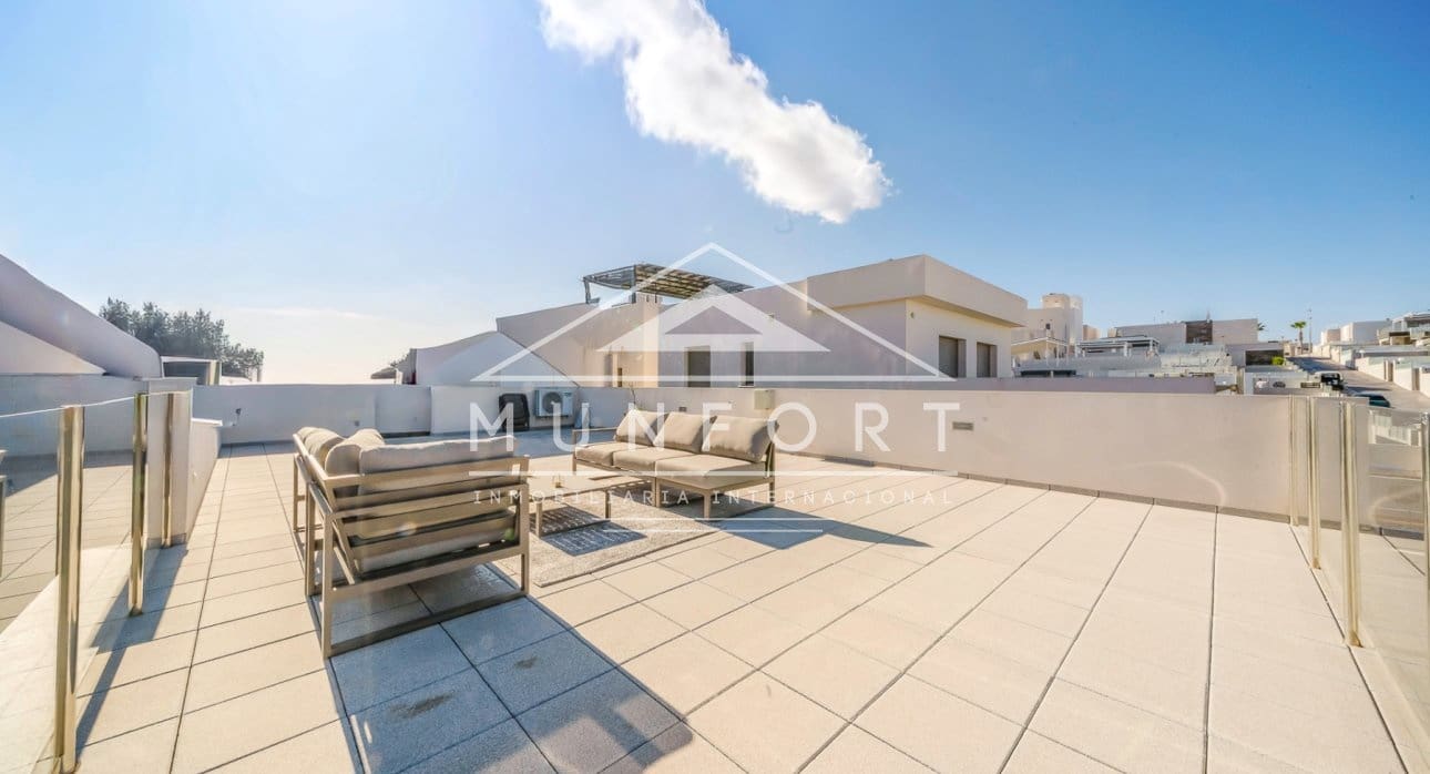 3 soveværelse Villa til salg i Orihuela Costa med swimmingpool - € 369.900 (Ref: 9437930)