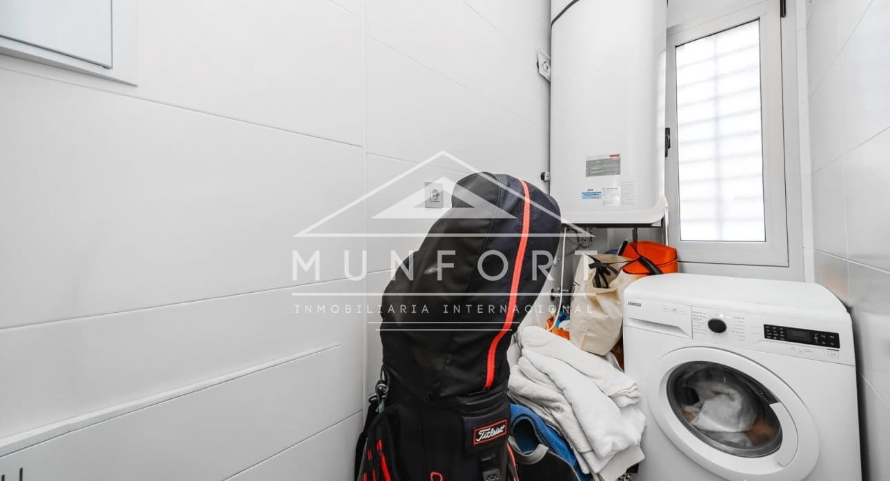 3 soveværelse Villa til salg i Orihuela Costa med swimmingpool - € 369.900 (Ref: 9437930)