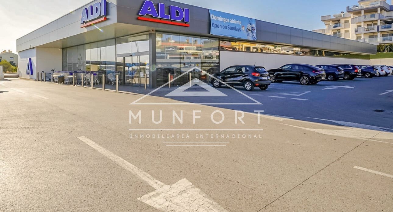 3 soveværelse Villa til salg i Orihuela Costa med swimmingpool - € 369.900 (Ref: 9437930)