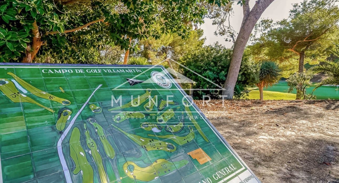 3 soveværelse Villa til salg i Orihuela Costa med swimmingpool - € 369.900 (Ref: 9437930)