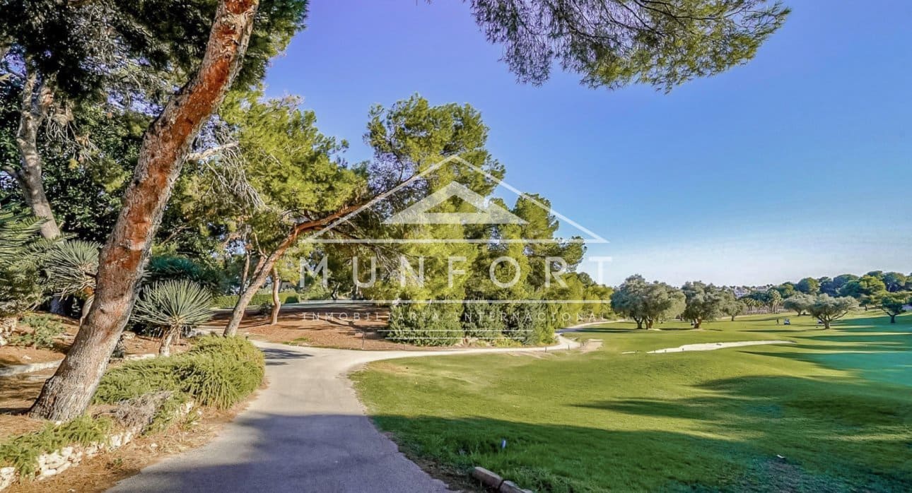 3 soveværelse Villa til salg i Orihuela Costa med swimmingpool - € 369.900 (Ref: 9437930)