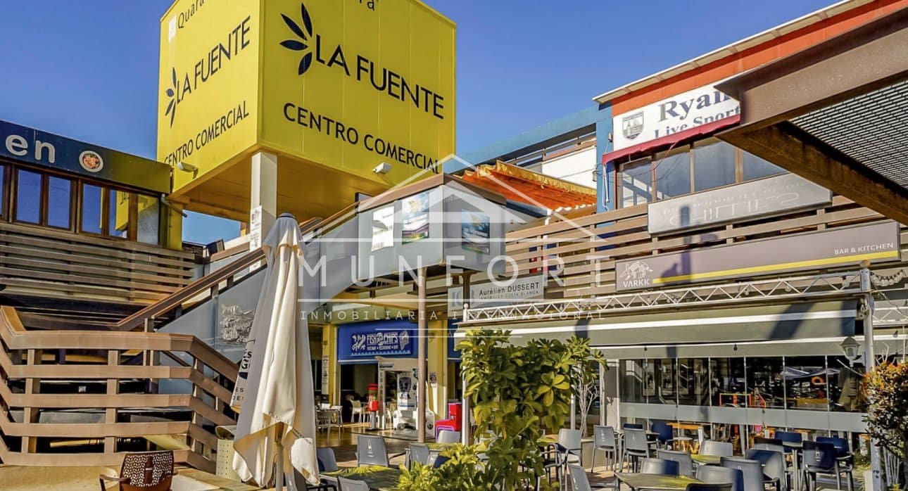 3 soveværelse Villa til salg i Orihuela Costa med swimmingpool - € 369.900 (Ref: 9437930)