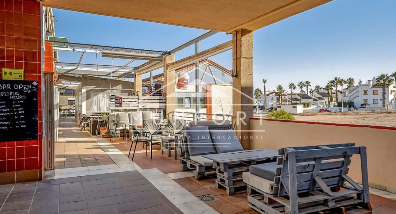 3 soveværelse Villa til salg i Orihuela Costa med swimmingpool - € 369.900 (Ref: 9437930)