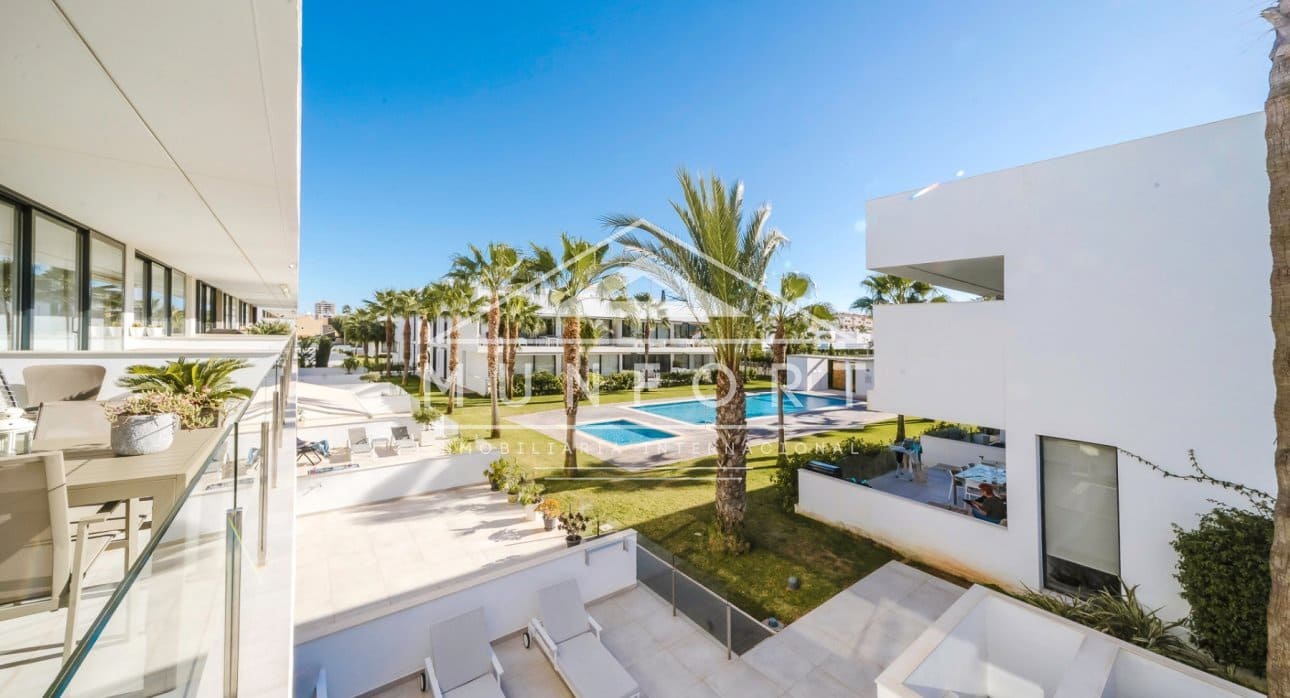 2 soverom Penthouse til salgs i Estrella de Mar med svømmebasseng - € 289 000 (Ref: 9444781)