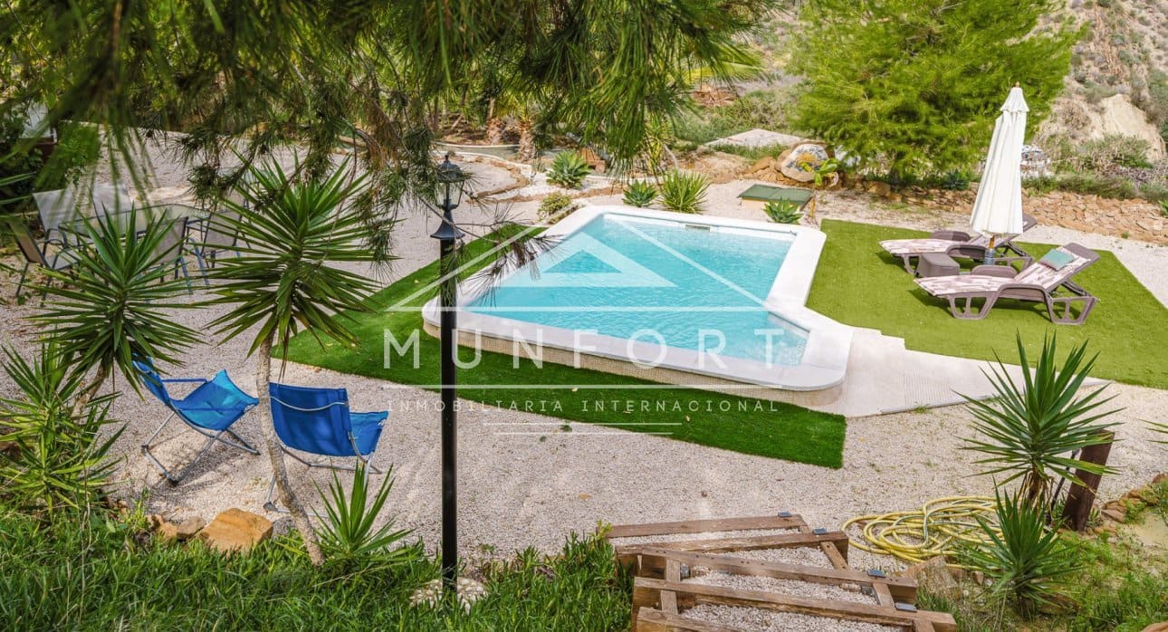 Villa til salg i Gea y Truyols med swimmingpool - € 165.000 (Ref: 9450932)