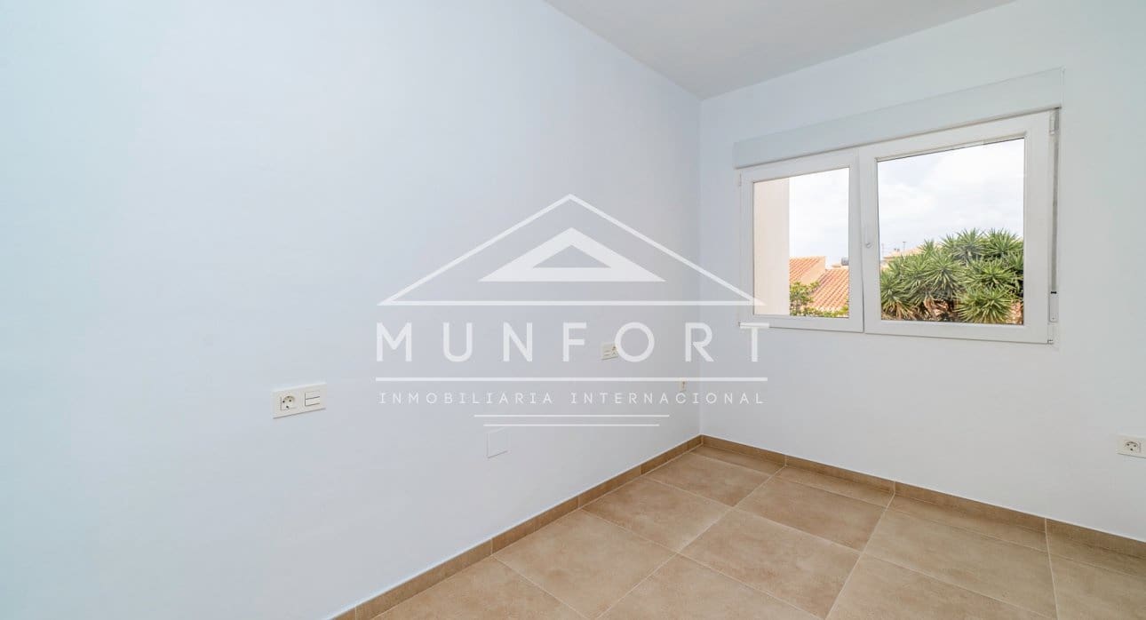 3 Zimmer Villa zu verkaufen in Pilar de la Horadada mit Pool - 265.000 € (Ref: 9450933)