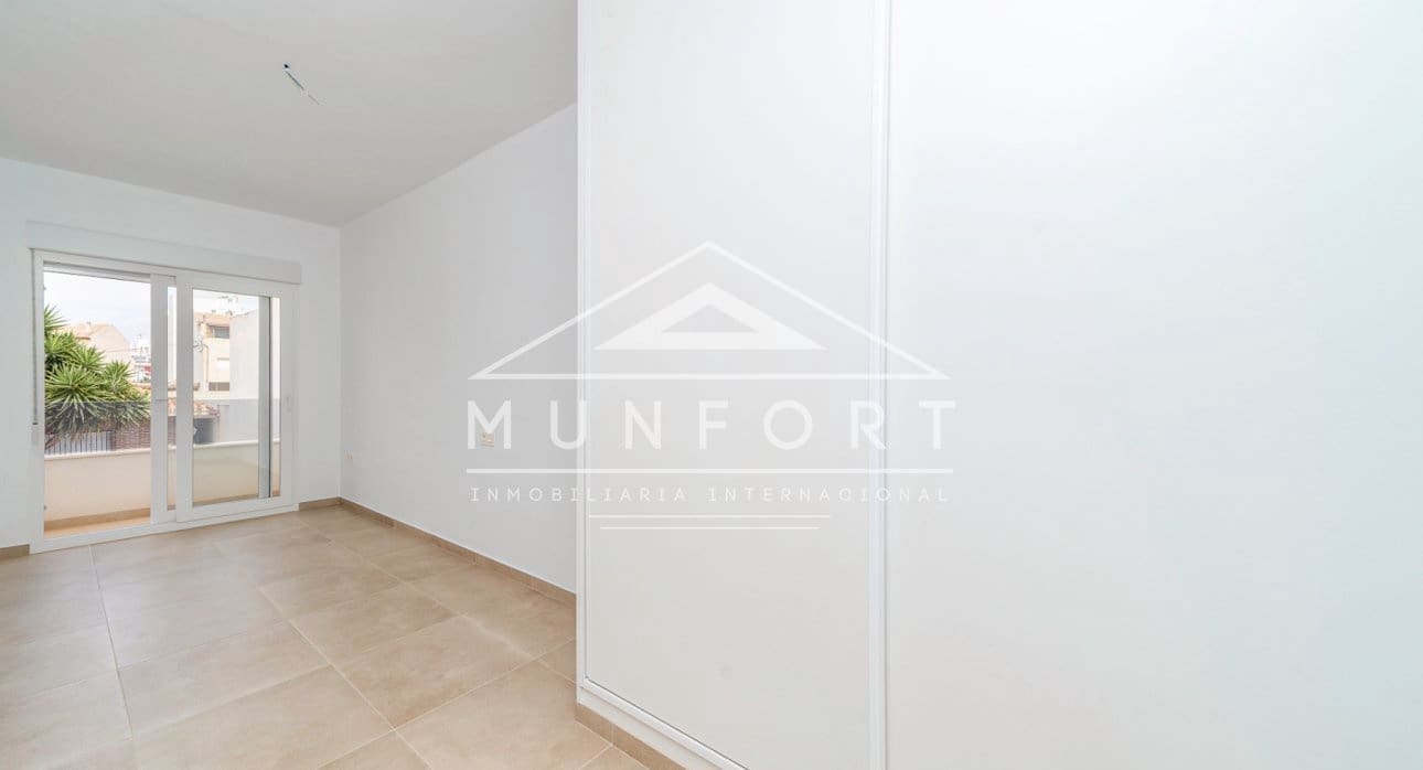 3 Zimmer Villa zu verkaufen in Pilar de la Horadada mit Pool - 265.000 € (Ref: 9450933)