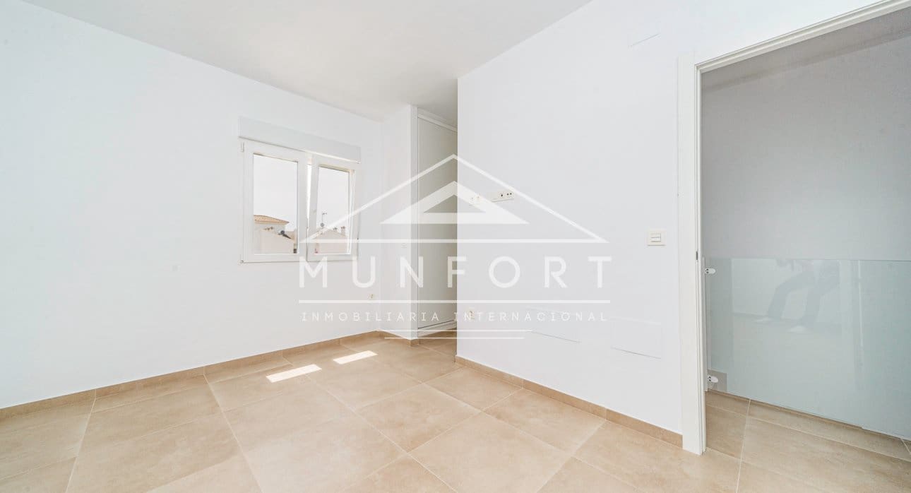 3 Zimmer Villa zu verkaufen in Pilar de la Horadada mit Pool - 265.000 € (Ref: 9450933)