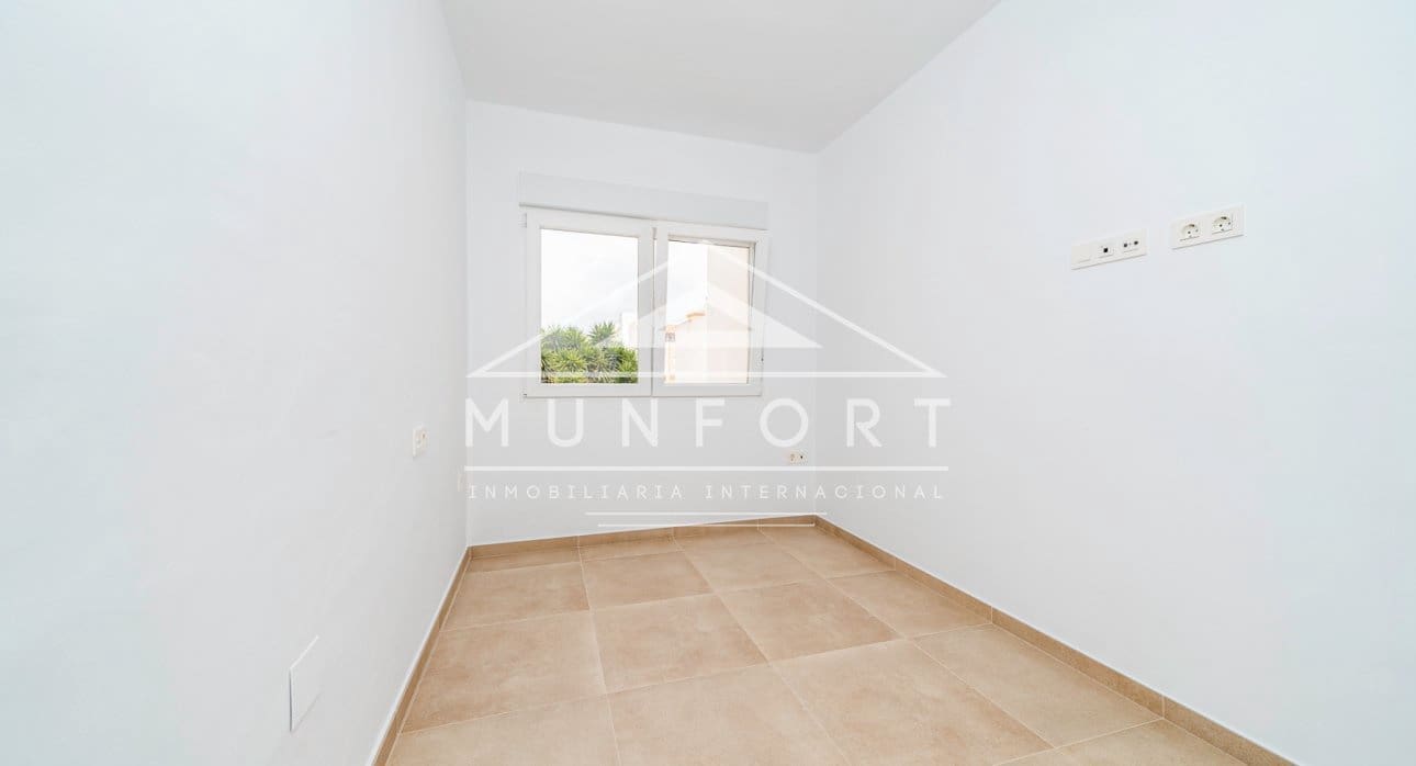 3 Zimmer Villa zu verkaufen in Pilar de la Horadada mit Pool - 265.000 € (Ref: 9450933)