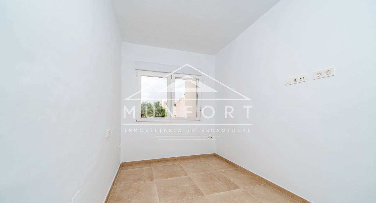 3 Zimmer Villa zu verkaufen in Pilar de la Horadada mit Pool - 265.000 € (Ref: 9450933)