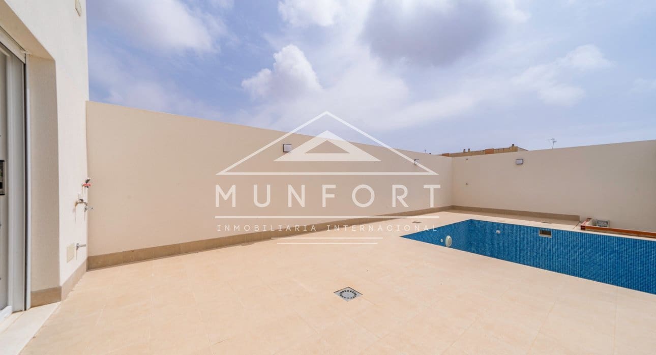 3 Zimmer Villa zu verkaufen in Pilar de la Horadada mit Pool - 265.000 € (Ref: 9450933)