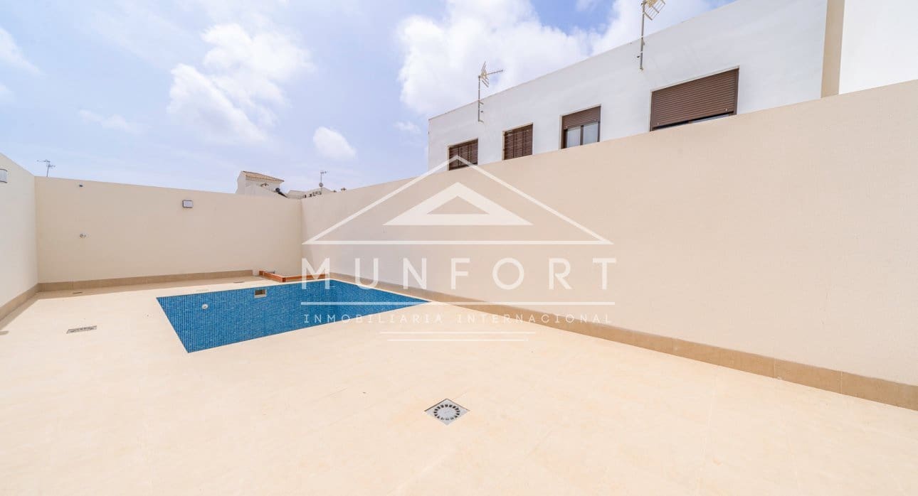 3 Zimmer Villa zu verkaufen in Pilar de la Horadada mit Pool - 265.000 € (Ref: 9450933)