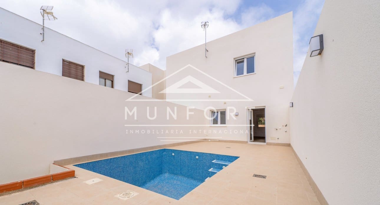 3 Zimmer Villa zu verkaufen in Pilar de la Horadada mit Pool - 265.000 € (Ref: 9450933)