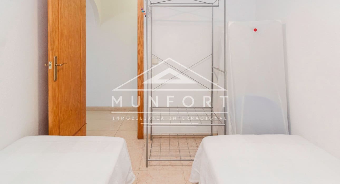 2 bedroom Apartment for sale in Torrevieja with pool - € 148,500 (Ref: 9450936)