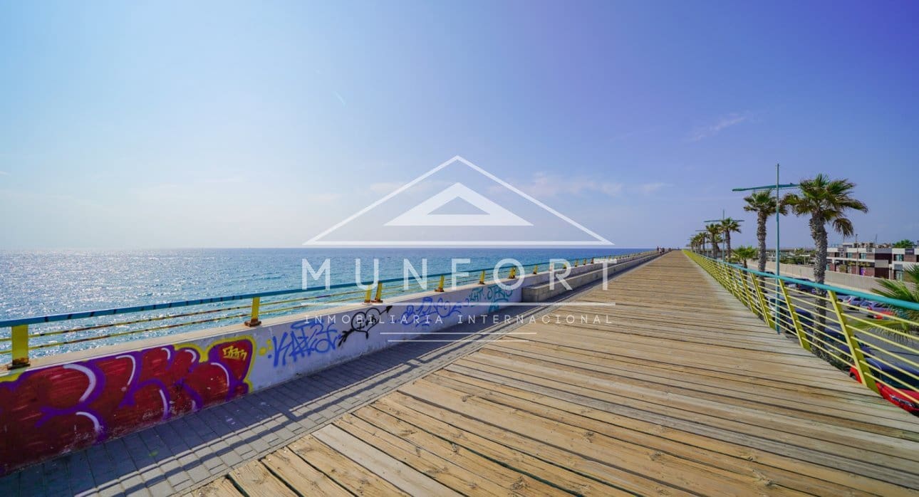 2 bedroom Apartment for sale in Torrevieja with pool - € 148,500 (Ref: 9450936)