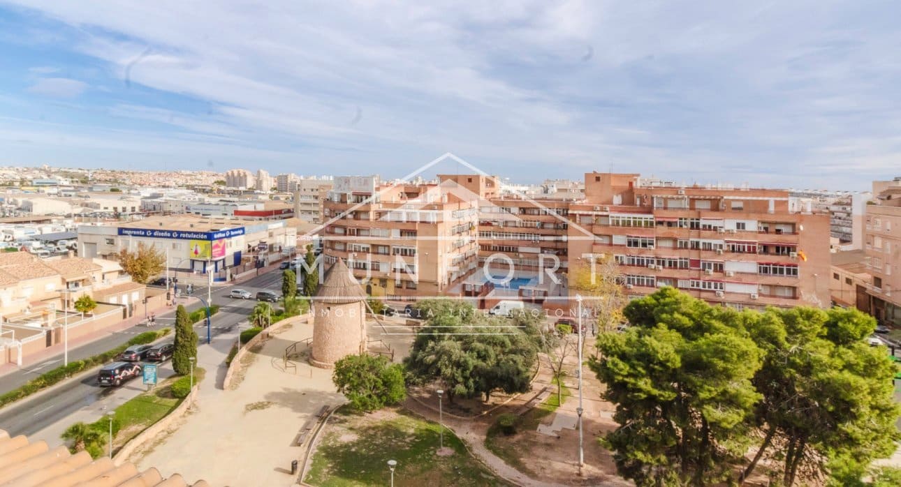 2 bedroom Apartment for sale in Torrevieja with pool - € 148,500 (Ref: 9450936)