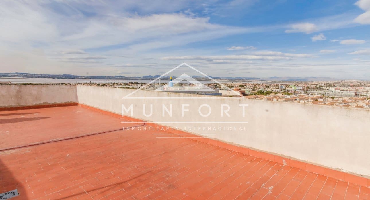 2 bedroom Apartment for sale in Torrevieja with pool - € 148,500 (Ref: 9450936)