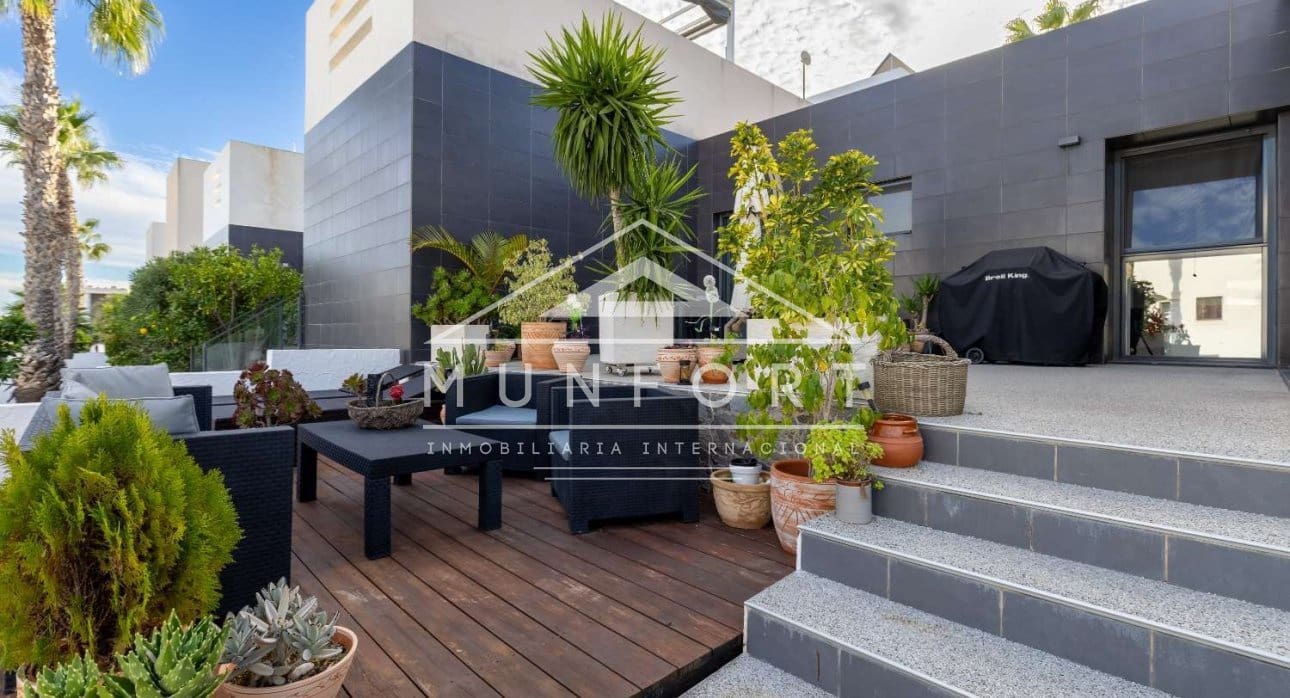 2 makuuhuone Huvila myytävänä paikassa Orihuela Costa mukana uima-altaan - 329 000 € (Ref: 9451410)