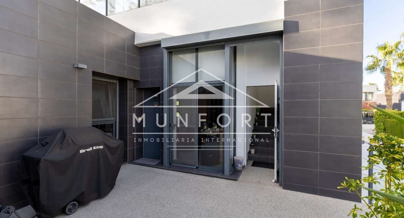 2 makuuhuone Huvila myytävänä paikassa Orihuela Costa mukana uima-altaan - 329 000 € (Ref: 9451410)