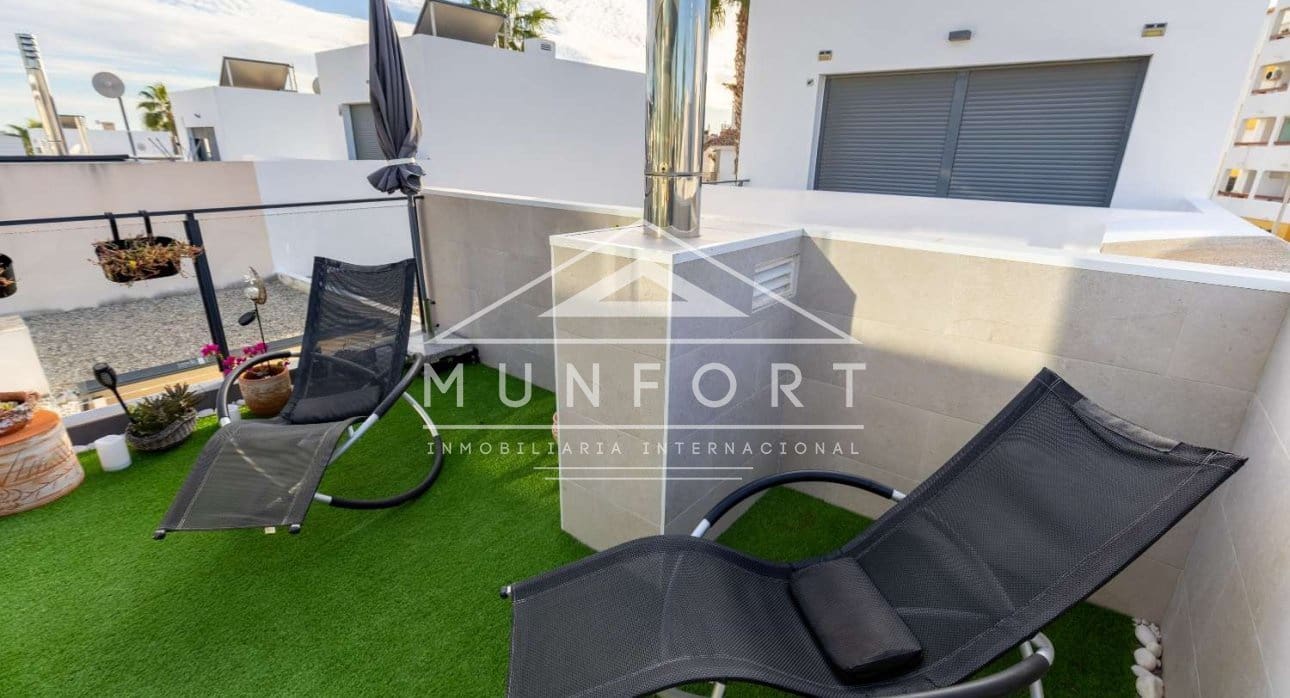 2 makuuhuone Huvila myytävänä paikassa Orihuela Costa mukana uima-altaan - 329 000 € (Ref: 9451410)